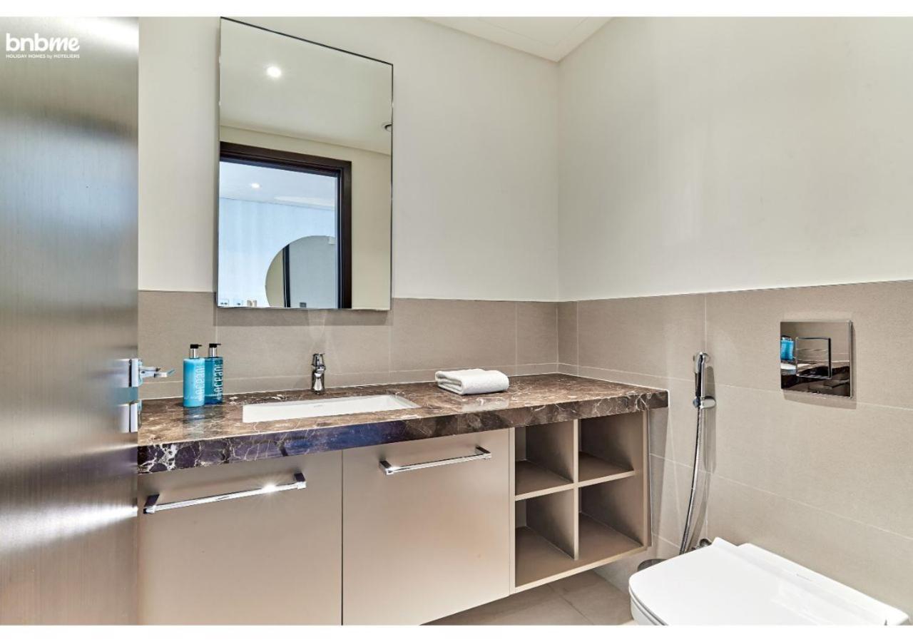 Appartamento Bnbme - Boulevard Heights Dubai Esterno foto