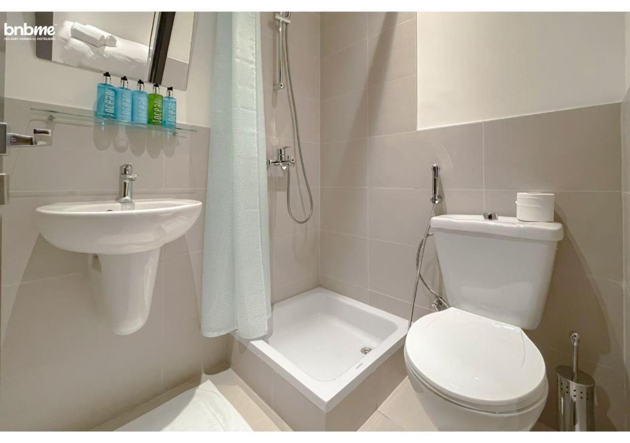 Appartamento Bnbme - Boulevard Heights Dubai Esterno foto