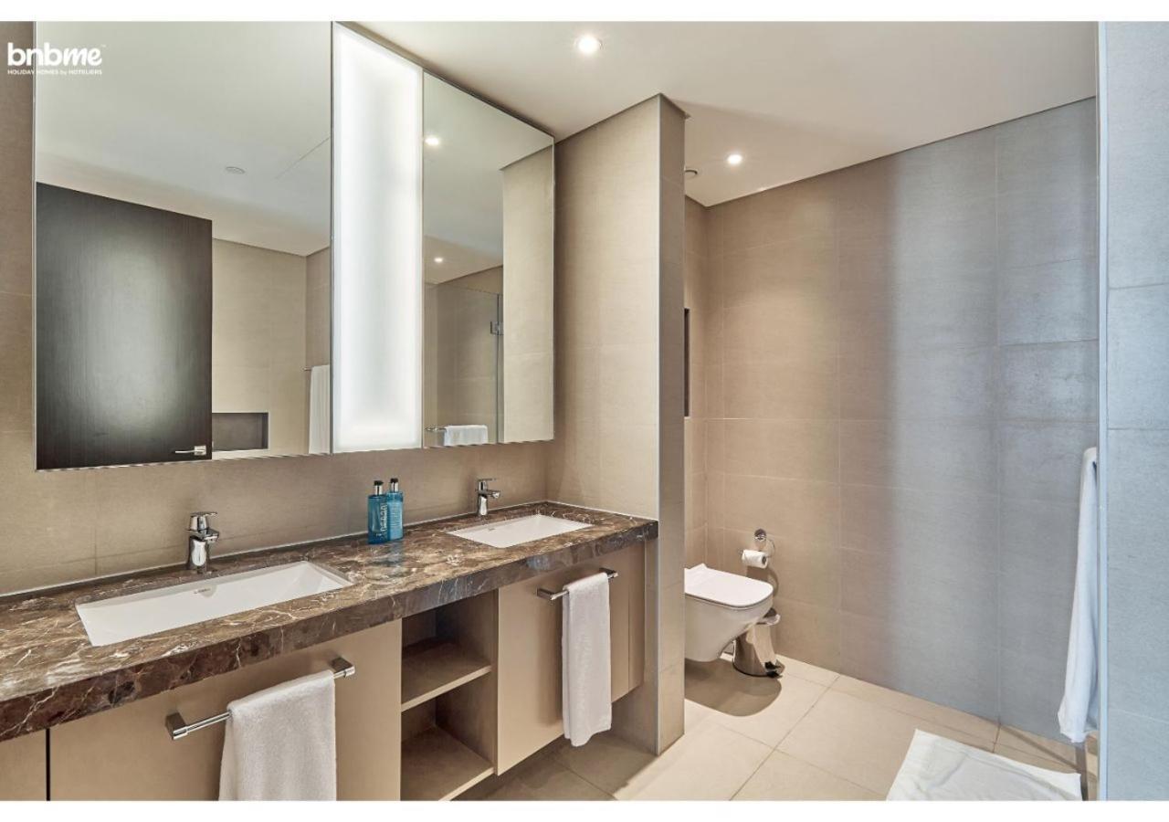 Appartamento Bnbme - Boulevard Heights Dubai Esterno foto