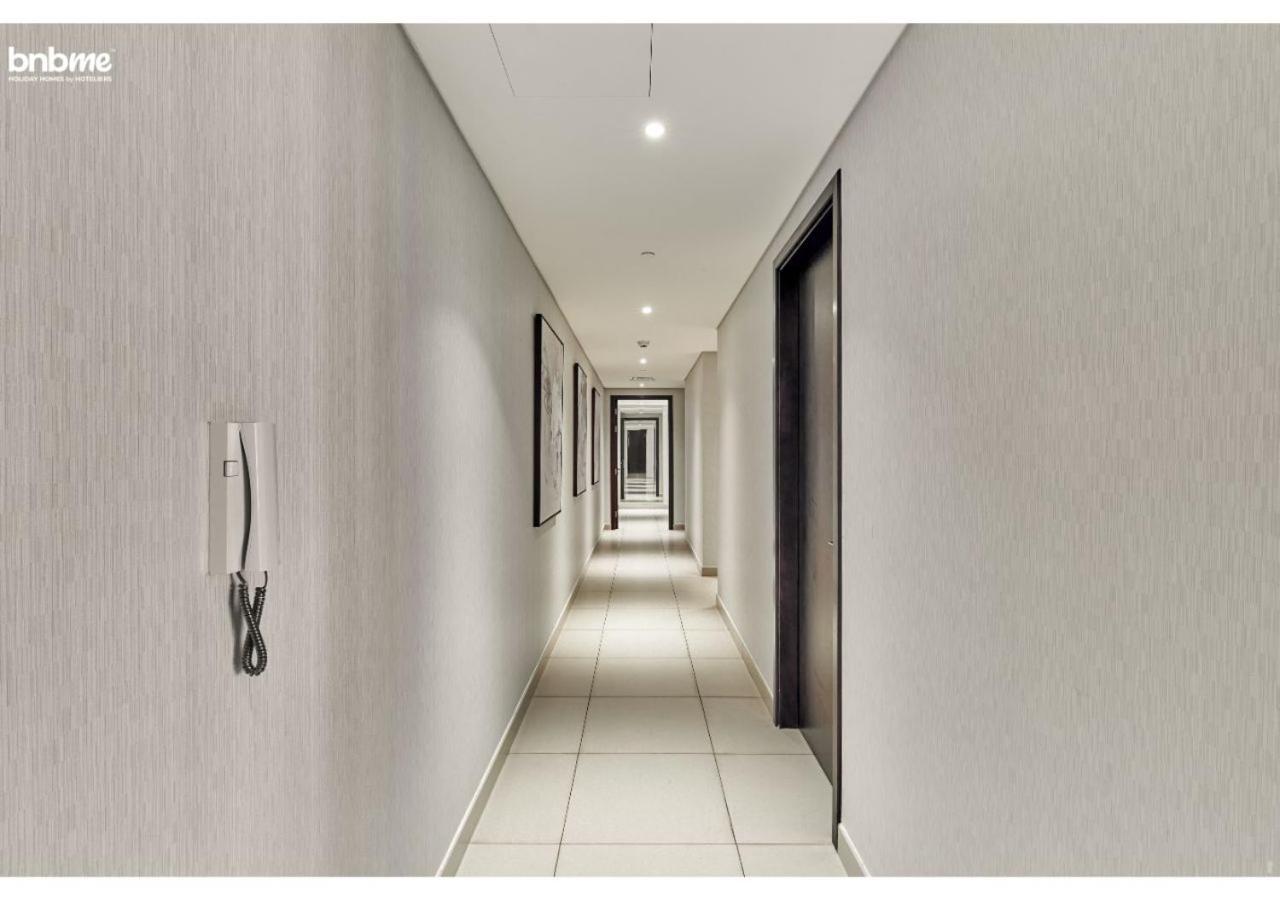 Appartamento Bnbme - Boulevard Heights Dubai Esterno foto