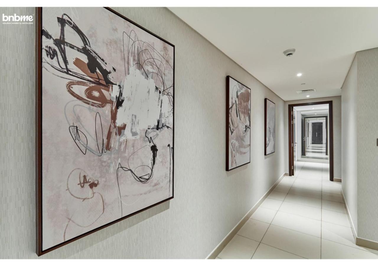 Appartamento Bnbme - Boulevard Heights Dubai Esterno foto