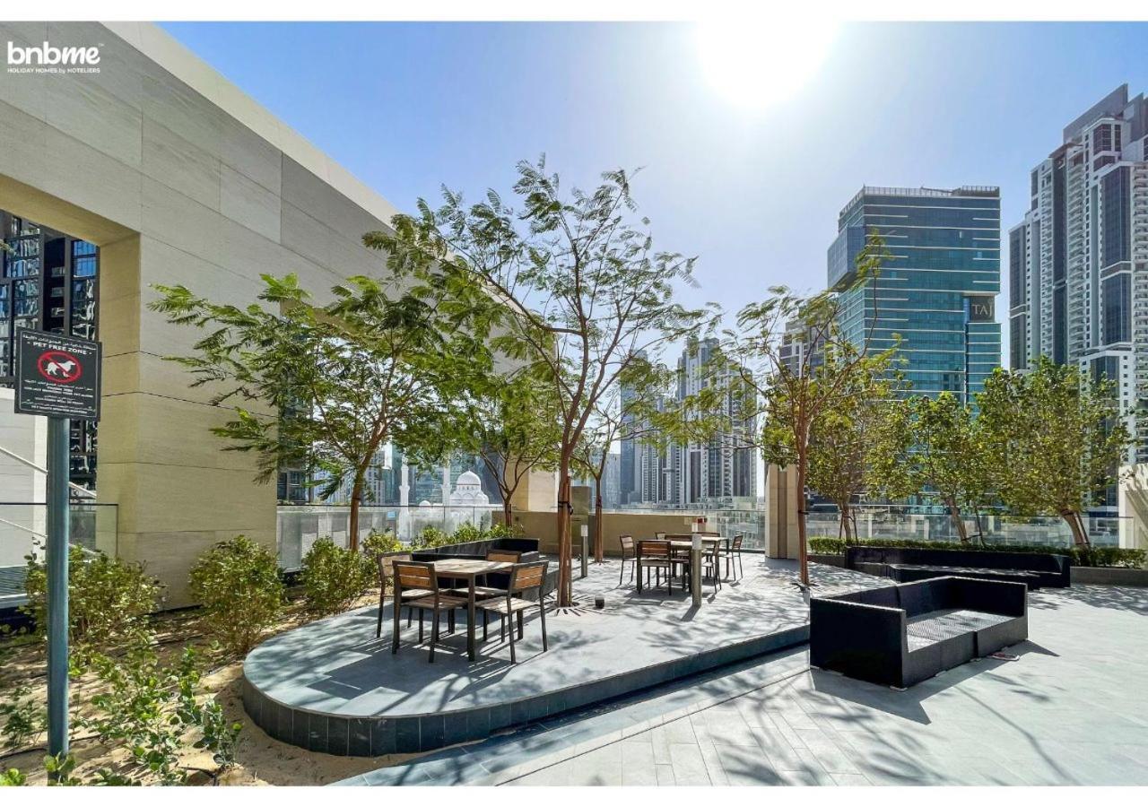 Appartamento Bnbme - Boulevard Heights Dubai Esterno foto